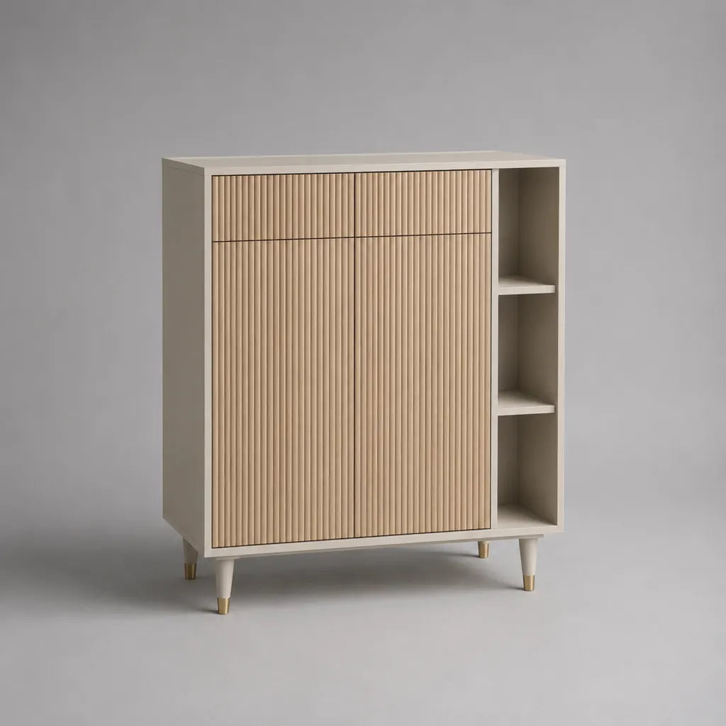 Sideboard aus Spanplatte und MDF mit Lamellenfront, 1 Schublade, 2 Türen und 3 offenen Fächern, Beige und Goldfarben, 100 × 40 × 120 cm